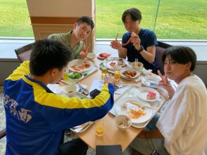 246組 豪華な夕食タイム