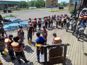 ラフティング準備