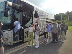 クラス別続々と出発！