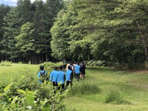 ネイチャーハイキングを楽しみました。