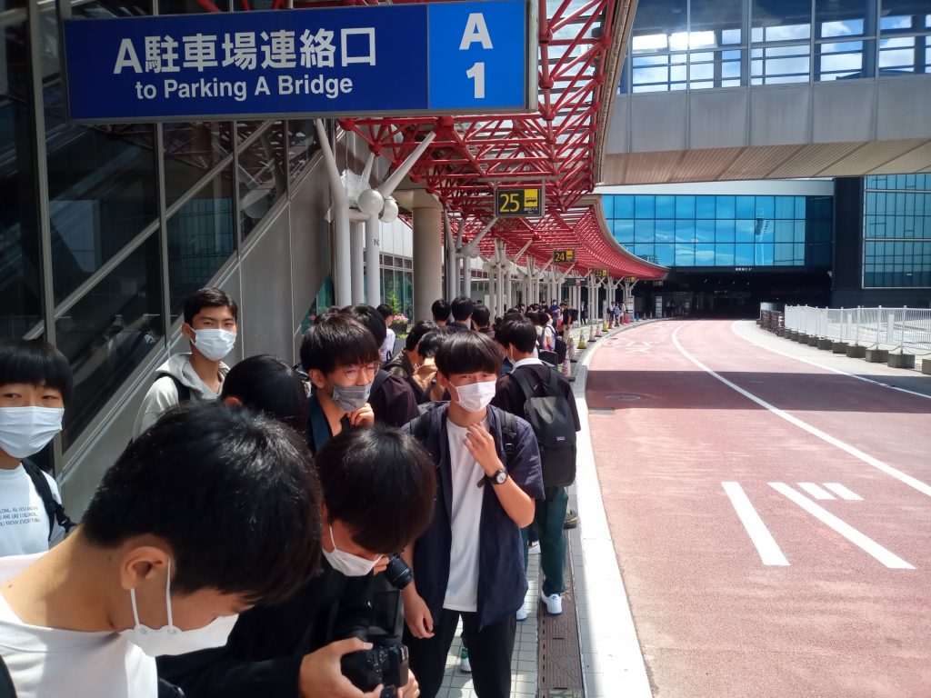 3457組 新千歳空港です。