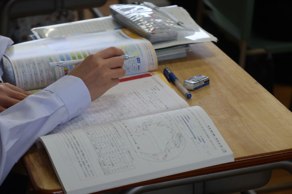 地理、情報の授業風景