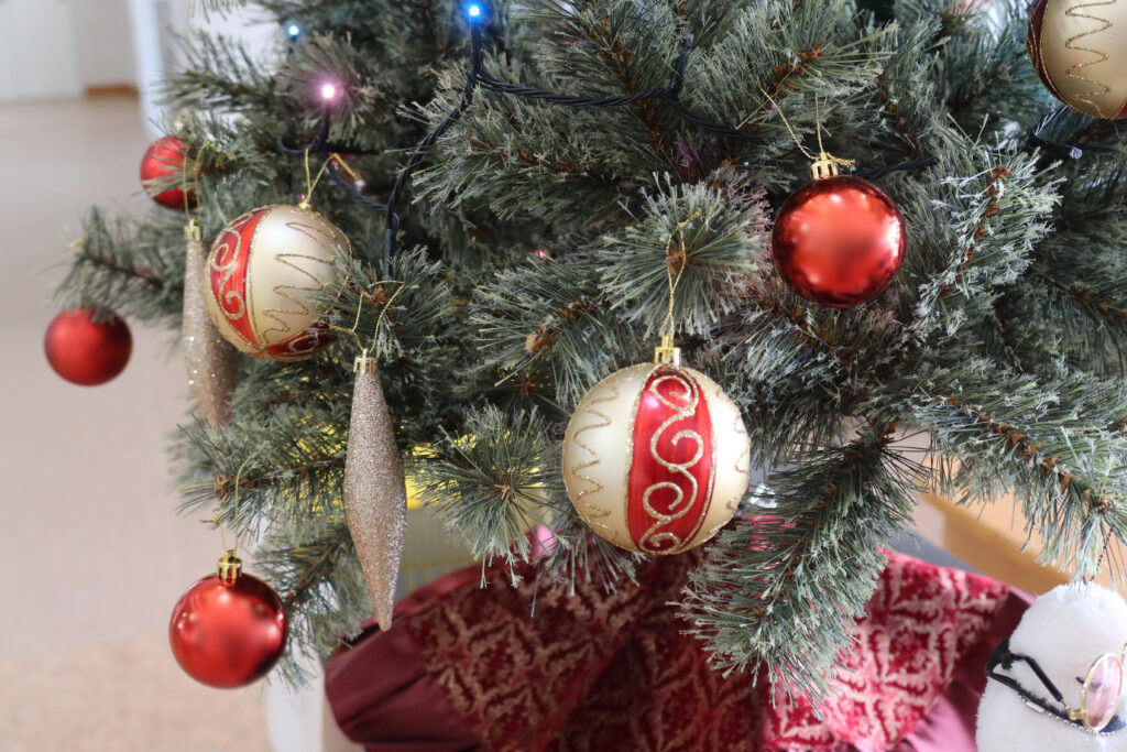 オーナメントを寄付して頂きました。