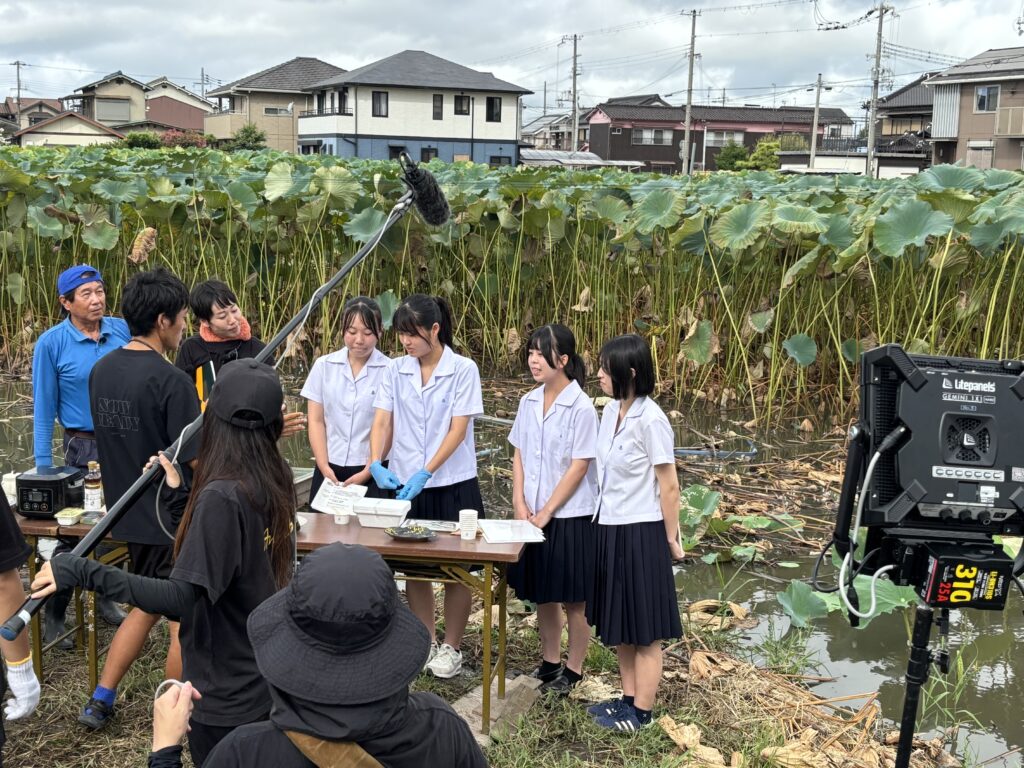 探究活動チームが、ABCテレビ（朝日放送）「旅サラダ」に出演しました