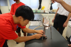 探究活動実験の様子