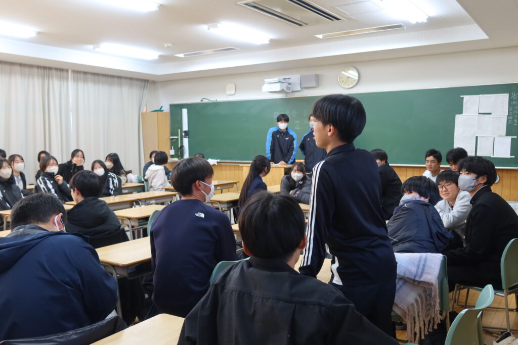2年生クラス討論会