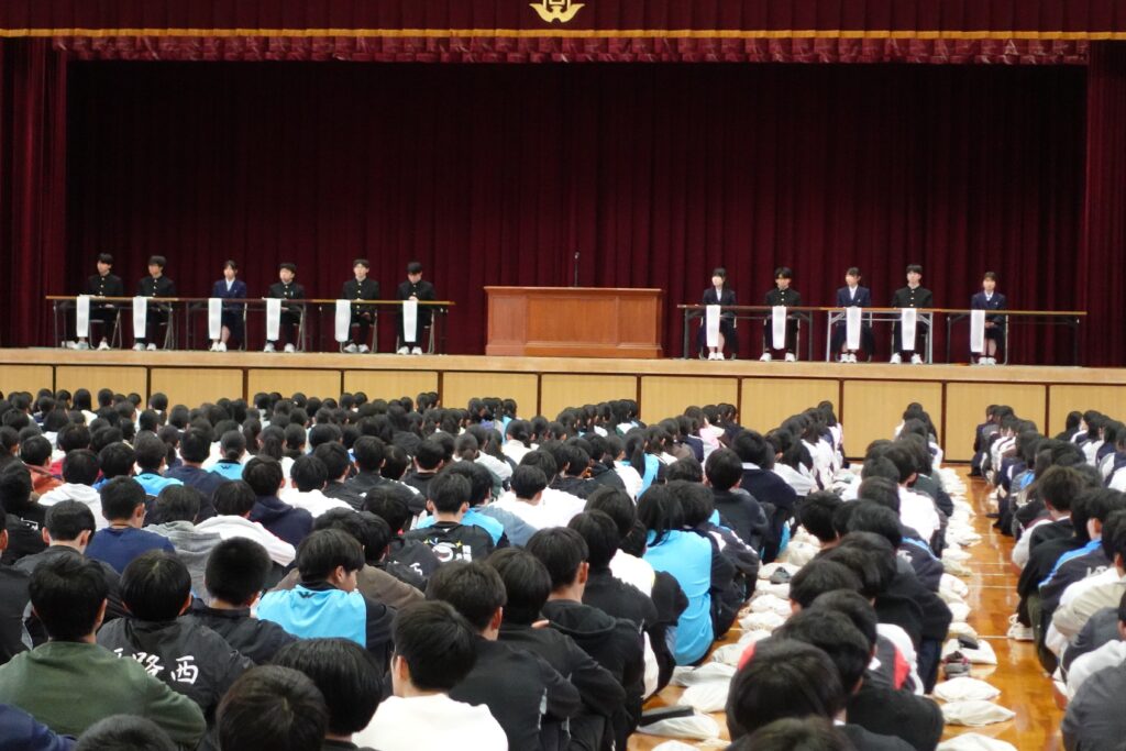 全校生徒会立会演説会