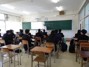 Read more about the article 3/4 １年生職業人インタビューを行いました