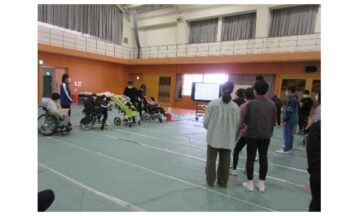 「本校高等部２年生とさくら訪問学級との交流及び共同学習」