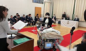 ３月１３日＜　小中学部卒業式　＞